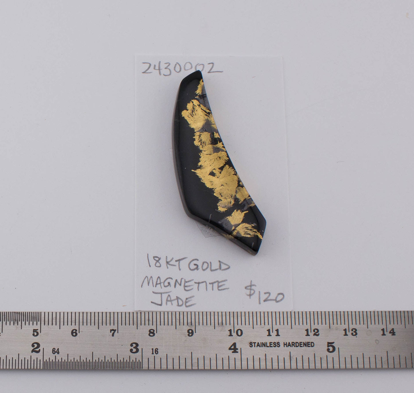 18 kt Magnetite Jade