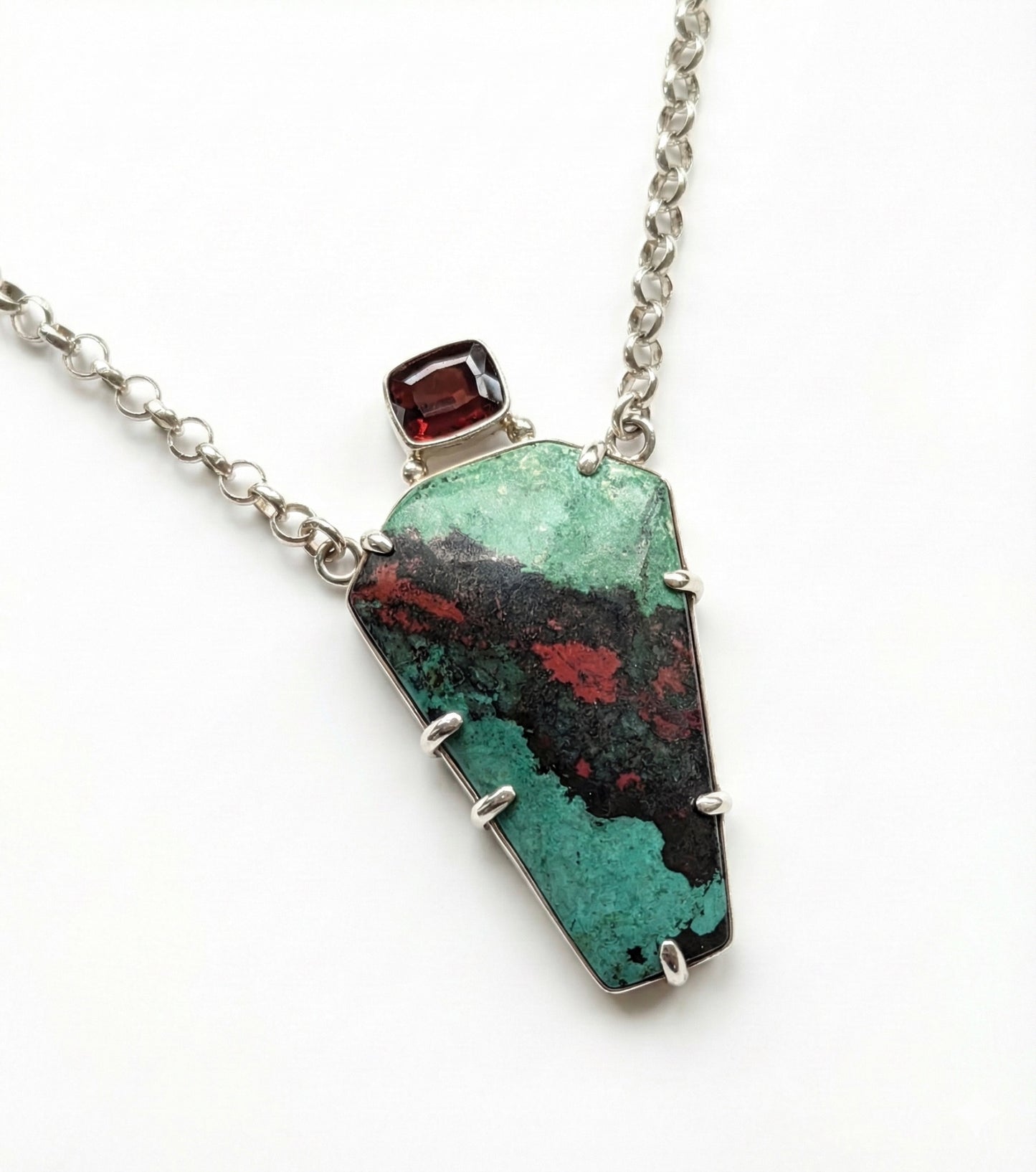 Faceted Stones and Elevated Prongs with Julie Sanford!