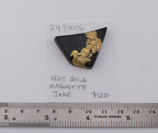 18 kt Magnetite Jade