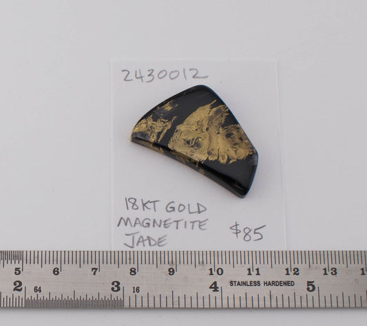 18 kt Magnetite Jade