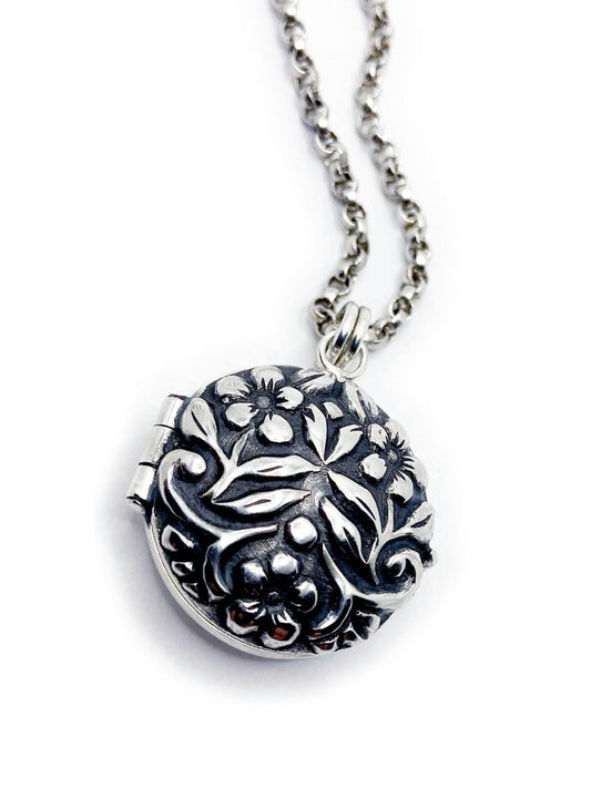 Lockets Two Ways with Lynette Andreasen!